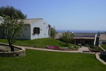 Отель Lu Baroni Budoni