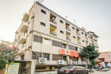 فندق Royal Paradise