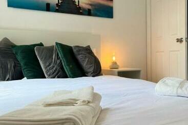 ペンション 93 West Road