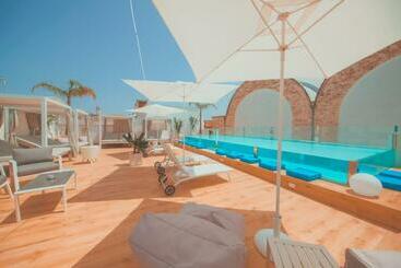 צימר Cleros Sky Lounge