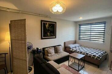 公寓式酒店  Cozy Boo Staycation Near Enchanted Kingdom By Dynel
