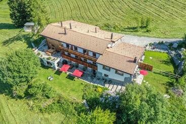 ホテル Chasa Al Battaporta