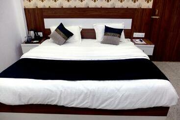 호텔 The Ramay Palace