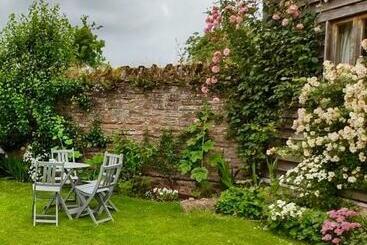 بنسيون The Cottage, Winley Farm