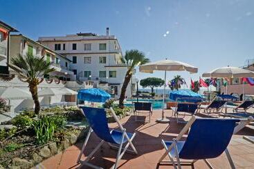 هتل Ariston Montecarlo