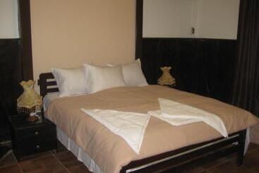 ホテル Cecilia Hostel