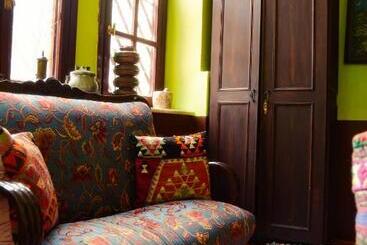 ホテル Cunda Zehra Teyzenin Evi