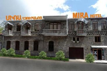 בית מלון כפרי Mira