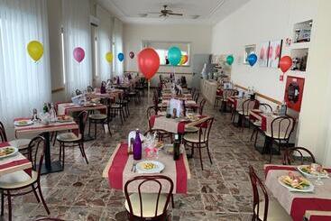 Отель Oasi Del Mare