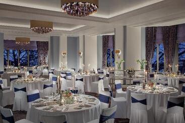 Royal Savoy Hotel & Spa