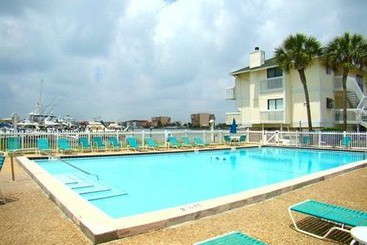 منتجع Sandpiper Cove 3200  230970