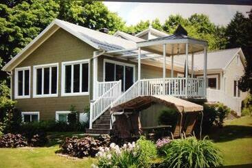 민박 Les Saisons Du Fleuve