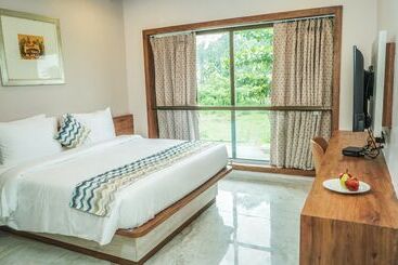 ホテル Nest Beacon Resort Daman