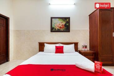 Hotel Reddoorz Nam Khanh