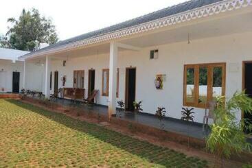 Hotel Bansuri Beach Resorts