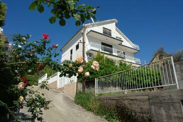 پانسیون Wisteria