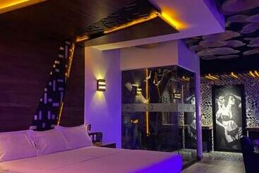 Отель Nagaste Sensuous Travels