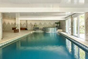 بنسيون La Grignotière Lodge & Spa