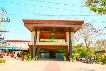酒店 Parijatha Inn
