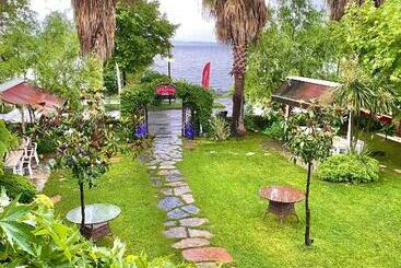 هتل Peri Boutique