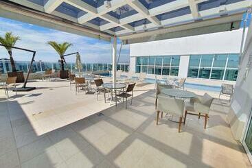 فندق Saint Moritz Express Vista Esplanada By Rei Dos Flats