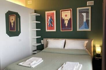 تختخواب و صبحانه Le Petit Palais   Naples