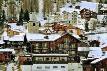 צימר The Alpina Lodge