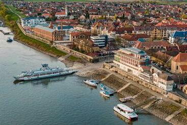 Отель Szent János