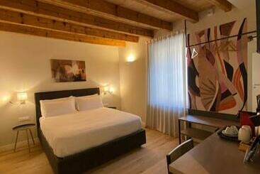 Пансион Malvezzi24 Boutique Rooms