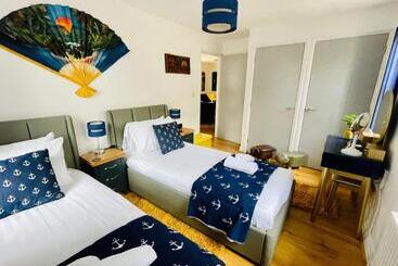 דירות לתיירים Captains Rest 2 Bedroom Apartment In The Heart Of Brixham