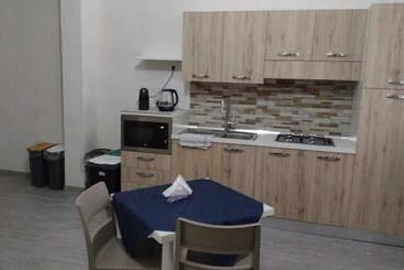 膳宿费 La Farfalla