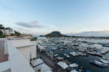 Отель Baia Flegrea Meuble