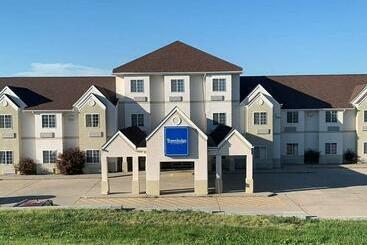 فندق Chadron Inn & Suites