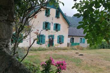 호스텔 Auberge Chez Gabrielle   Vallée De Lesponne