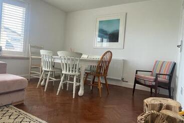 游客公寓 Baywatch Mawgan Porth Spacious Home Sleeps 9, Games Room, Parking & Garden