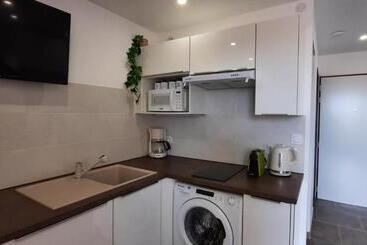 Жильё для туристов Charmant Studio Sète Cosy Refait à Neuf Parking Plage à Pied