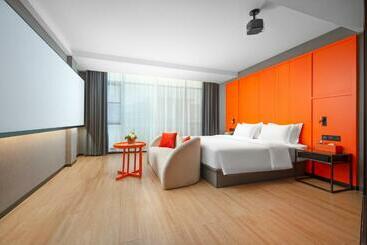 هتل Global Village Riverside