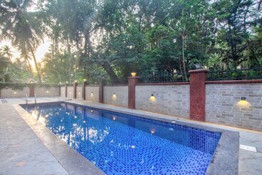 هتل Twin Fountains By Baywatch Express