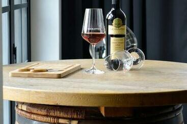 هتل Veltlin Bed & Wine