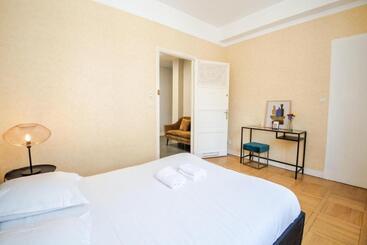 דירות לתיירים La Cour D école à Tours