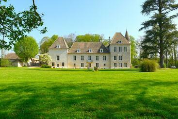 بنسيون Château De Pymont