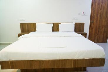 Отель 5 Star Grand  Premium