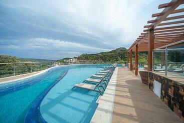 Отель Resort Golden Laghetto Gramado