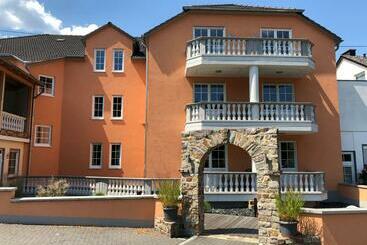 ホテル & Restaurant Brühler Hof