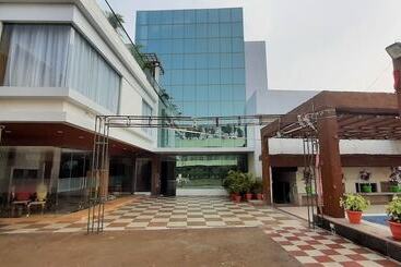 Sparsh Hotel & Resort By Spree