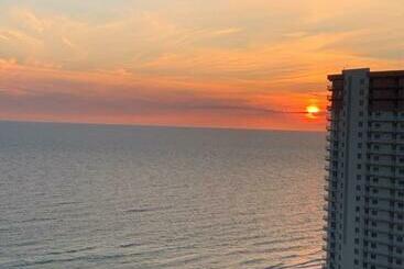 מלון דירות 1717 Laketown Wharf 1 King Bedroom, 2 Bath