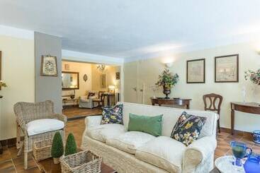 Жильё для туристов Villa Rinaldi 6, Emma Villas