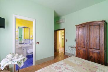 Отель Albergo Da Annita   Room Only