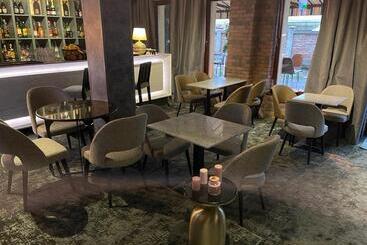 Отель Brilliant Plaza