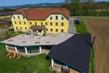 Отель Kerndlerhof
